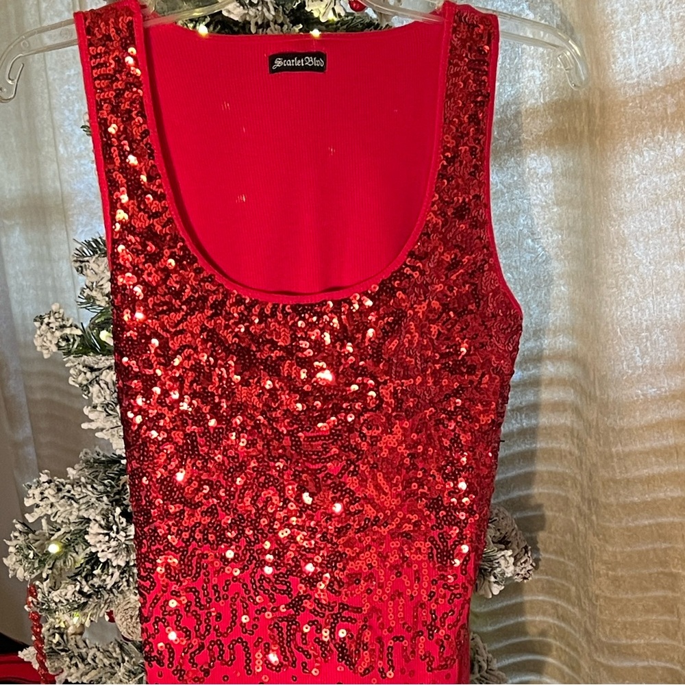 NWT -RED SEQUINS FRONT, SZ-L SLEEVELESS CAMISOLE by SCARLET BLVD